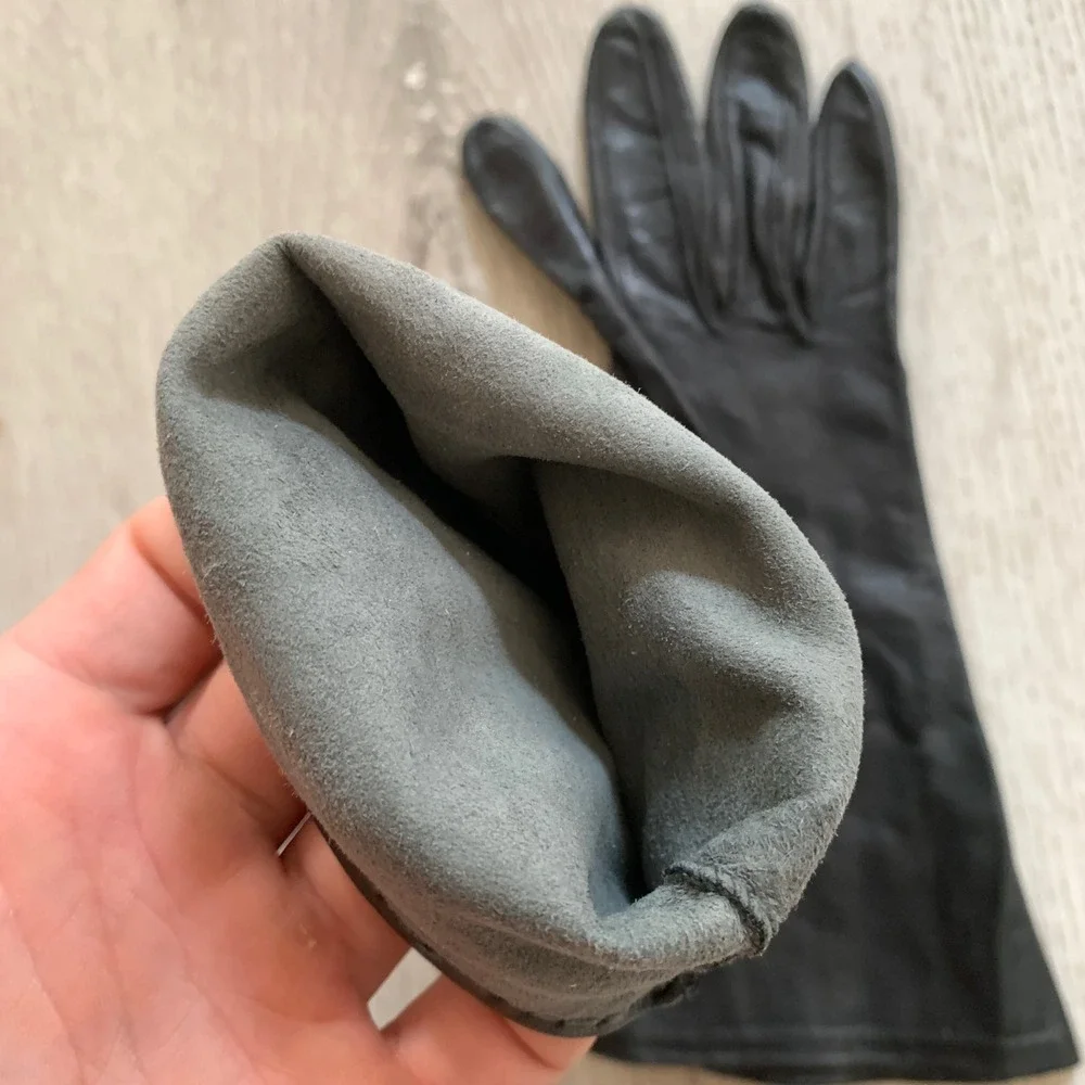 Vintage Black Leather Mid Length Gauntlet Gloves Soft Lining Minimalist Luxe